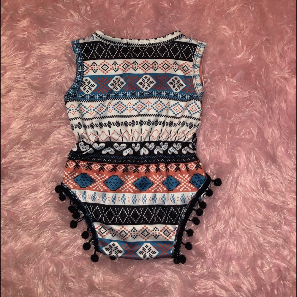 Beautiful boutique romper with poms - Picture 2 of 4